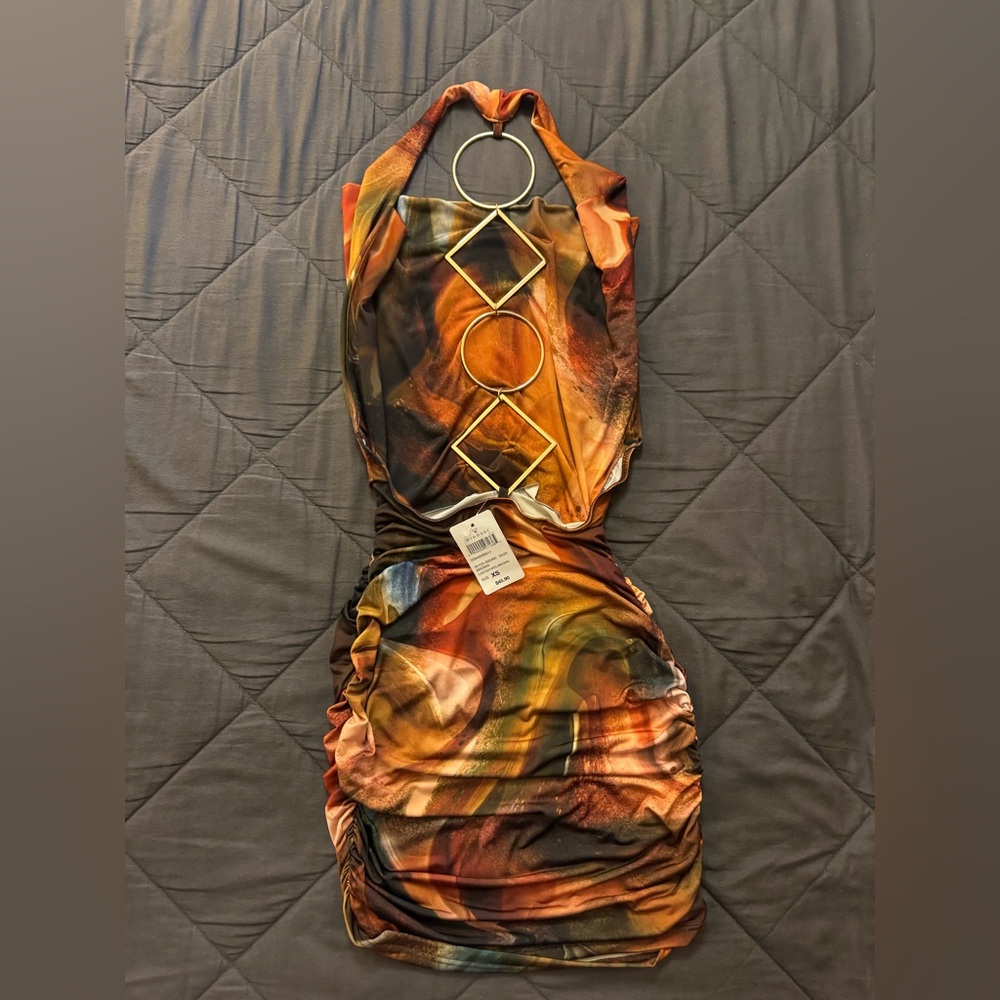 Windsor Vibrant Backless Dress - Picture 7 of 11
